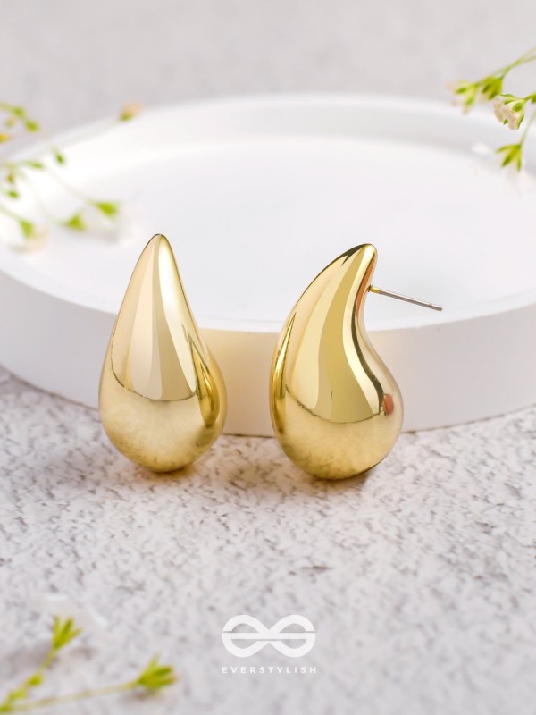 The Glistening Drops - Classy Golden Stud Earrings