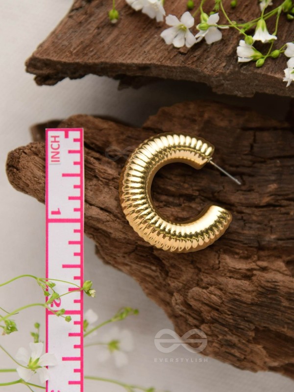 Sunlit Harmony - Statement Golden Earrings