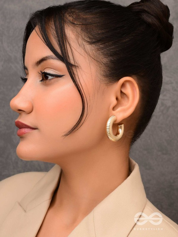 Sunlit Harmony - Statement Golden Earrings