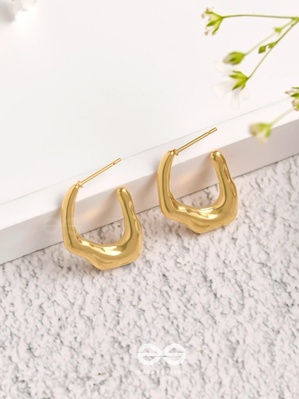 Mirage Embrace - Golden Stainless Steel Earrings With Anti-Tarnish Coating
