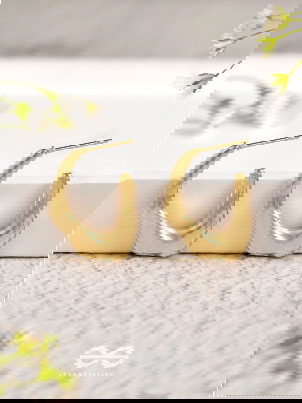 Mirage Embrace - Golden Stainless Steel Earrings With Anti-Tarnish Coating