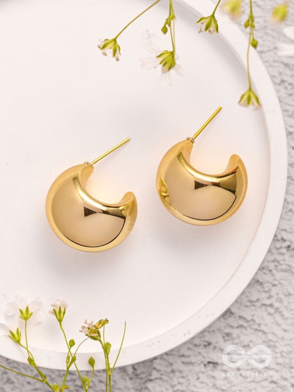 The Grandeur Drops - Golden Statement Earrings 