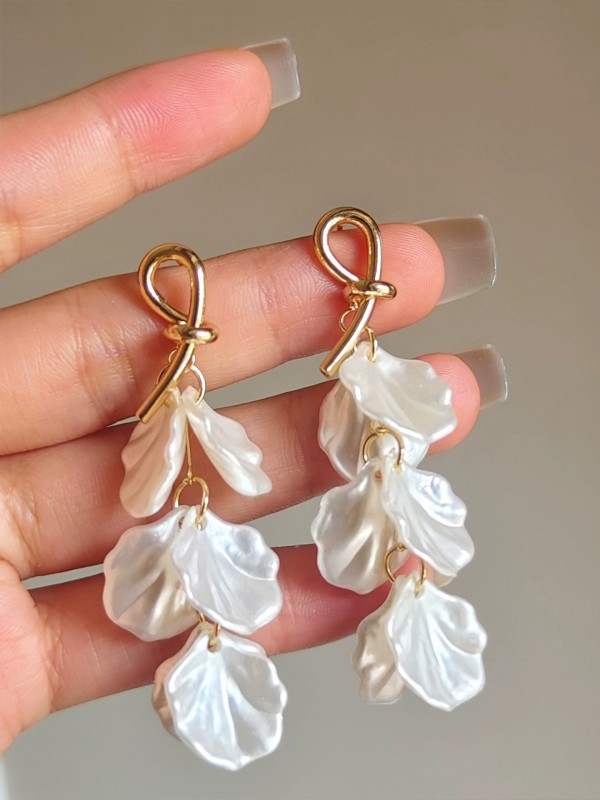 The Seashell Charms- Golden Shell Earrings 