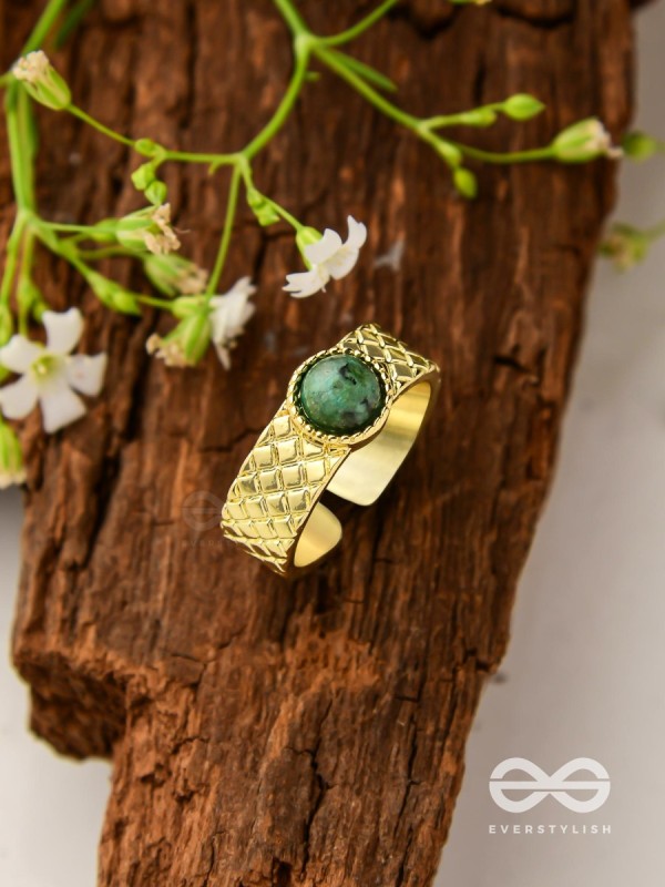 Gilded Matcha Elegance - Golden Beaded Ring (Adjustable)