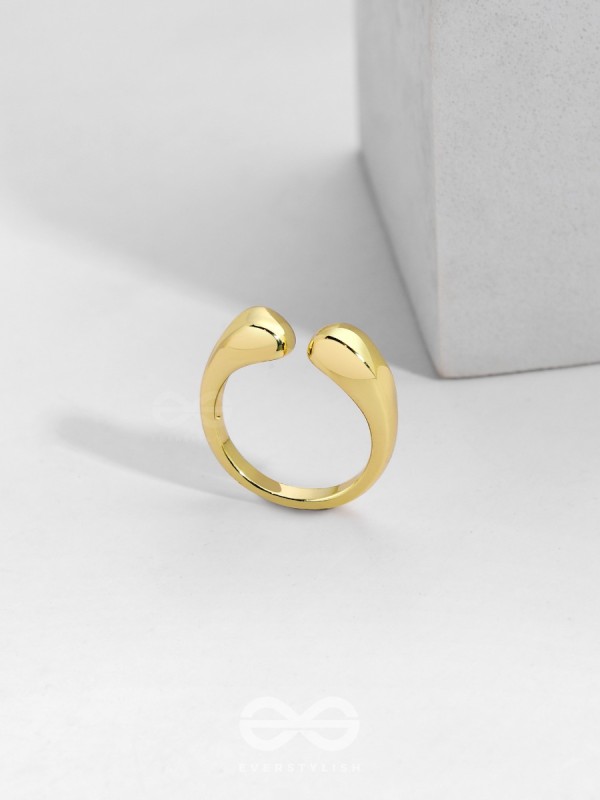 Gilded Glory - Classic Golden Ring (Adjustable)