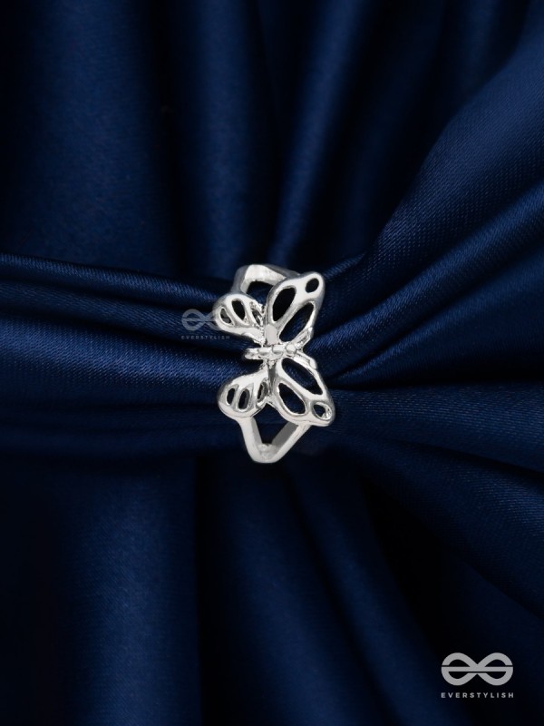 Nightshade Wings - Silver Ring 