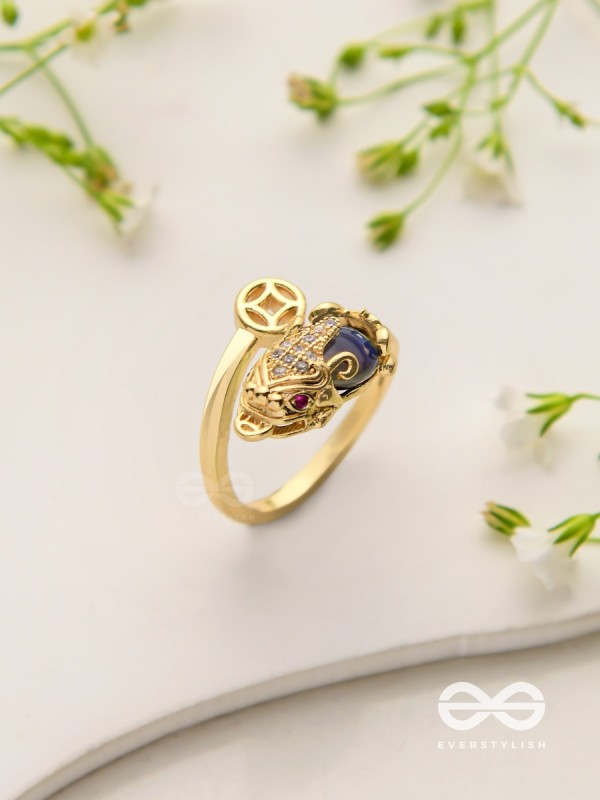 Dragonheart's Crown - Golden Statement Ring 