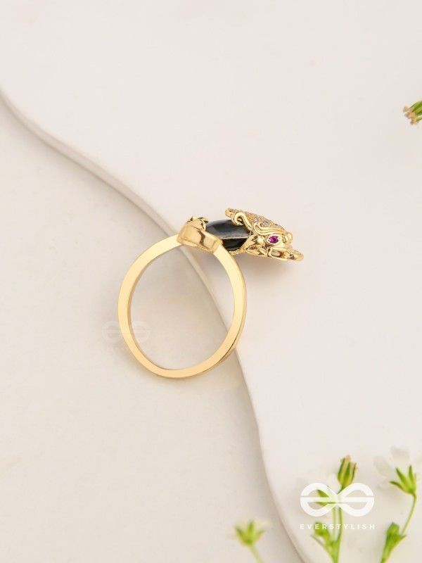 Dragonheart's Crown - Golden Statement Ring 