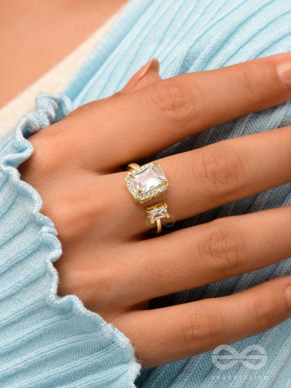 The Elegant Majesty - Golden Cubic Zirconia Ring 