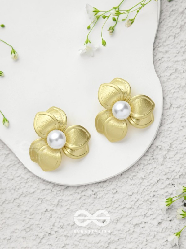 Floral Majesty - Golden Pearl Stud Earrings