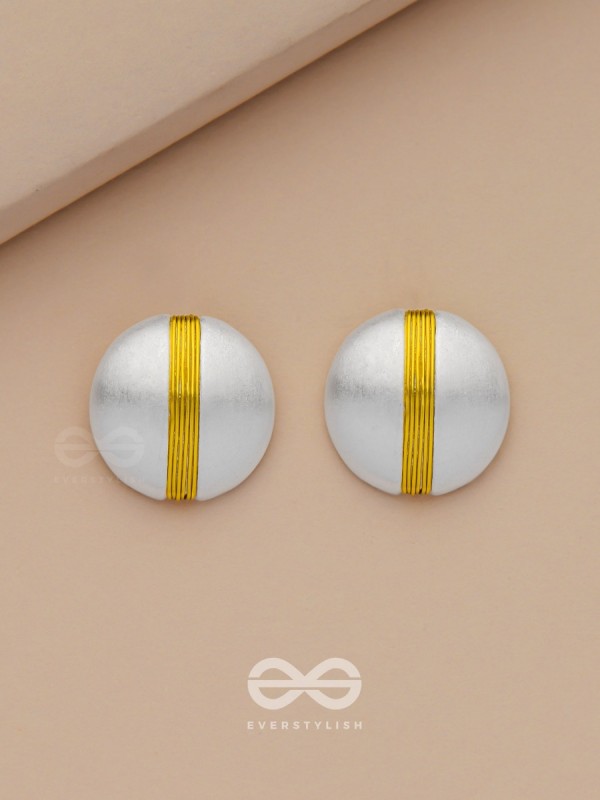 Subtle Streak - Silver Stud Earrings