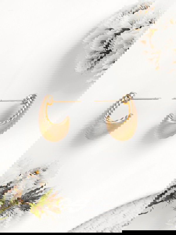 Rare Raindrops - Golden Earrings