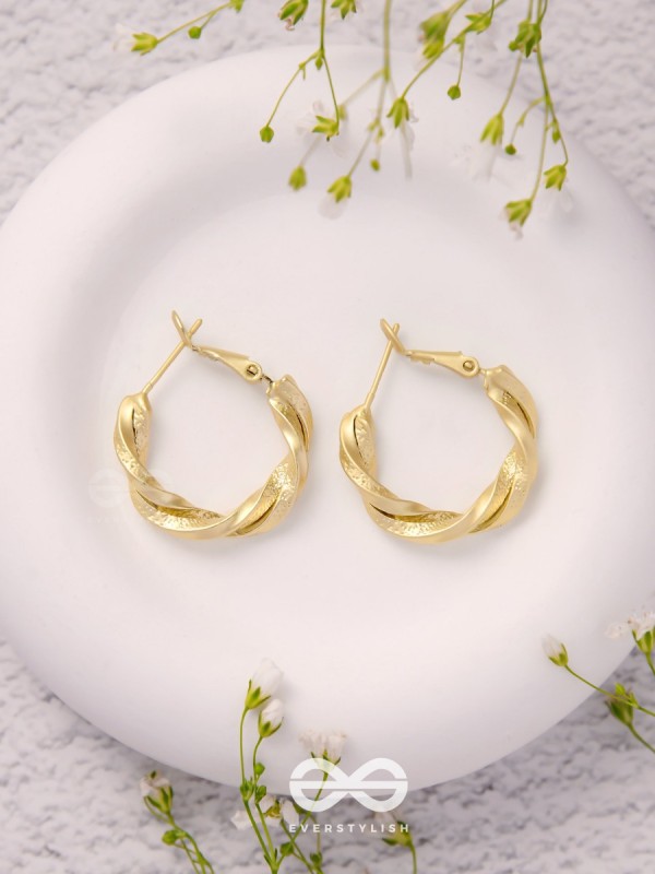 Twisted Story - Golden Hoop Earrings