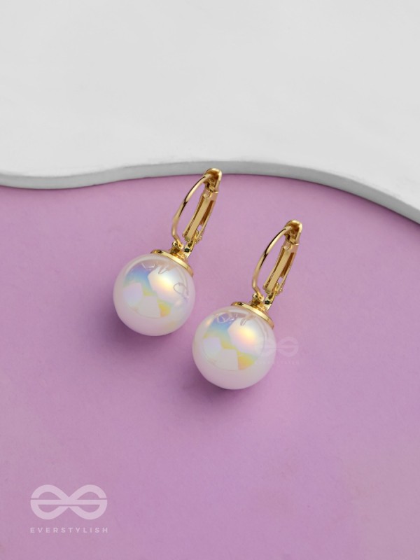 Multichromic Pearls - Holographic Golden Pearl Earrings
