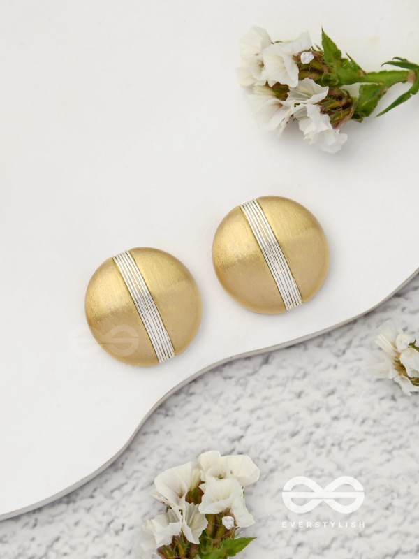 Subtle Streak - Golden Stud Earrings