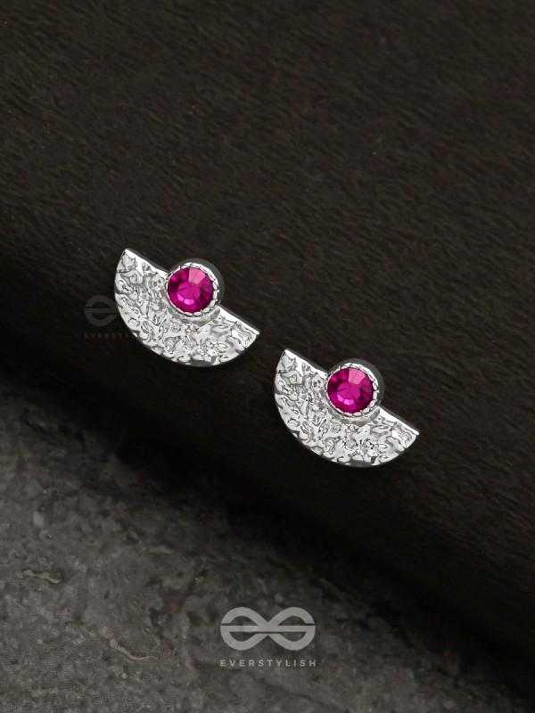 The Rouge Beauty - Textured Silver Stud Earrings