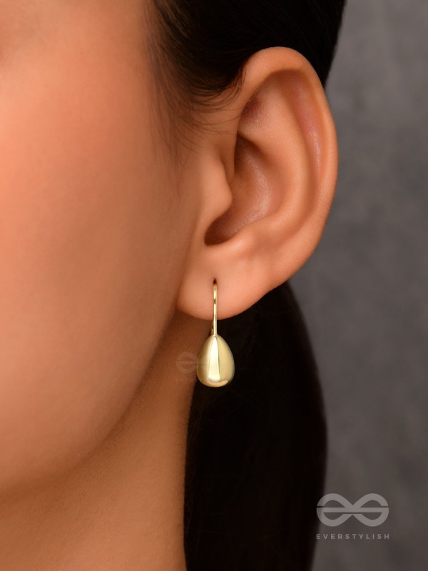 Droopy Danglers - Golden Earrings