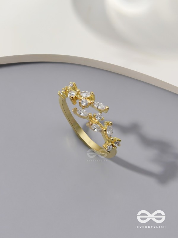The Snowy Leaves - Cubic Zirconia Golden Ring (Adjustable)