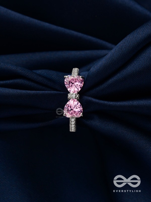 The Cindrella'S Bow - Silver Embellished Ring (Adjustable)
