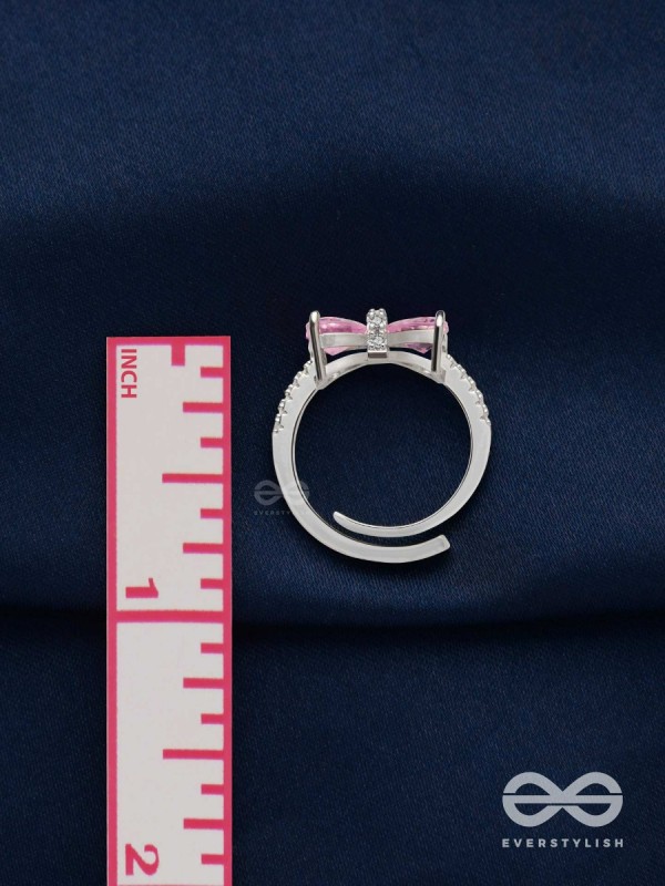 The Cindrella'S Bow - Silver Embellished Ring (Adjustable)