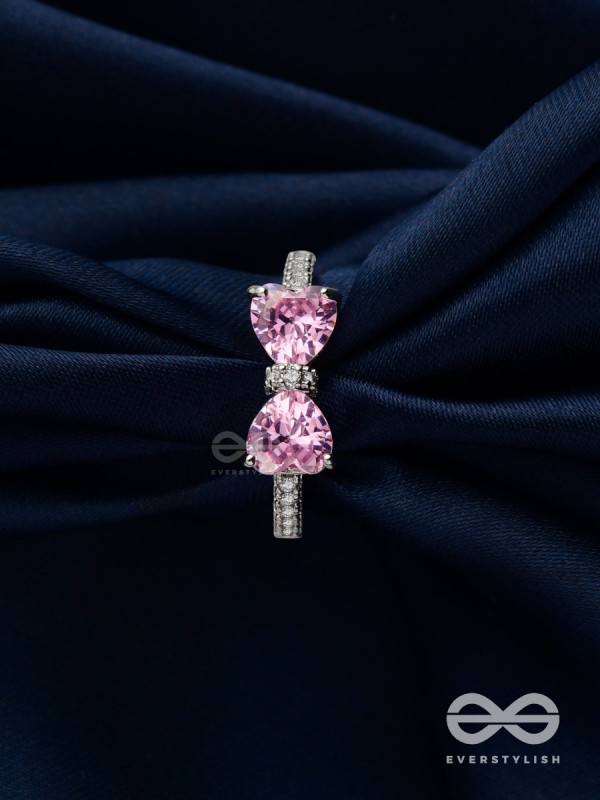 The Cindrella'S Bow - Silver Embellished Ring (Adjustable)