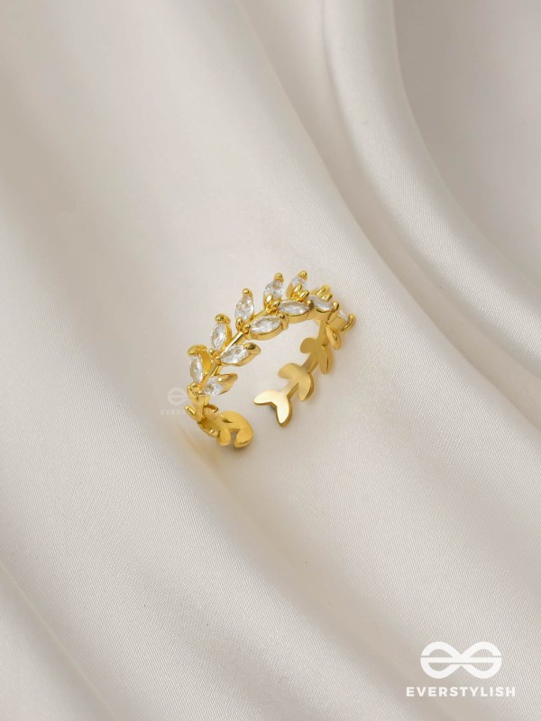 The Angel's Tiara - Golden Cubic Zirconia Ring (Adjustable)