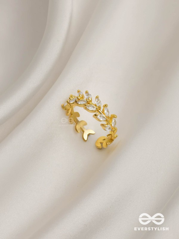 The Angel's Tiara - Golden Cubic Zirconia Ring (Adjustable)