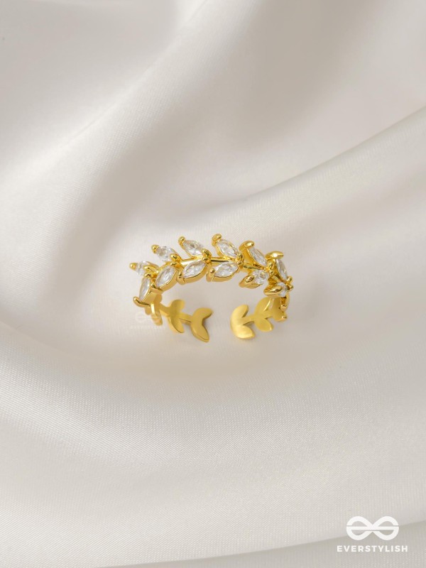 The Angel's Tiara - Golden Cubic Zirconia Ring (Adjustable)