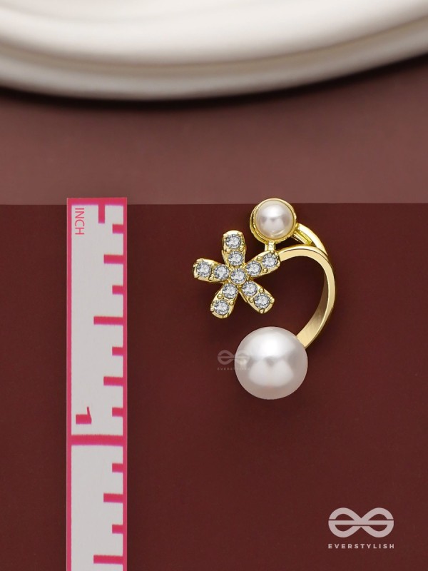 Golden crescent- Pearl studs' golden floral pattern 