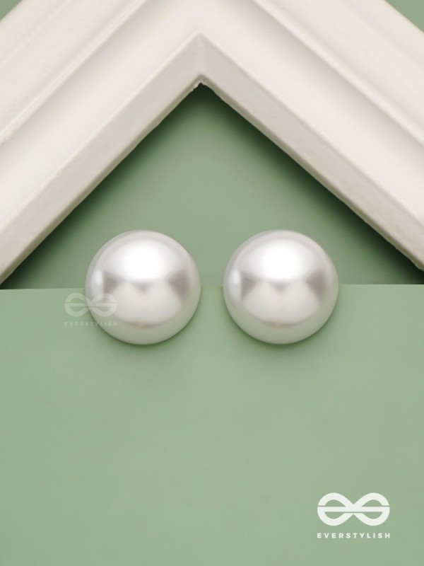 Classic serenade- statement white pearl stud 
