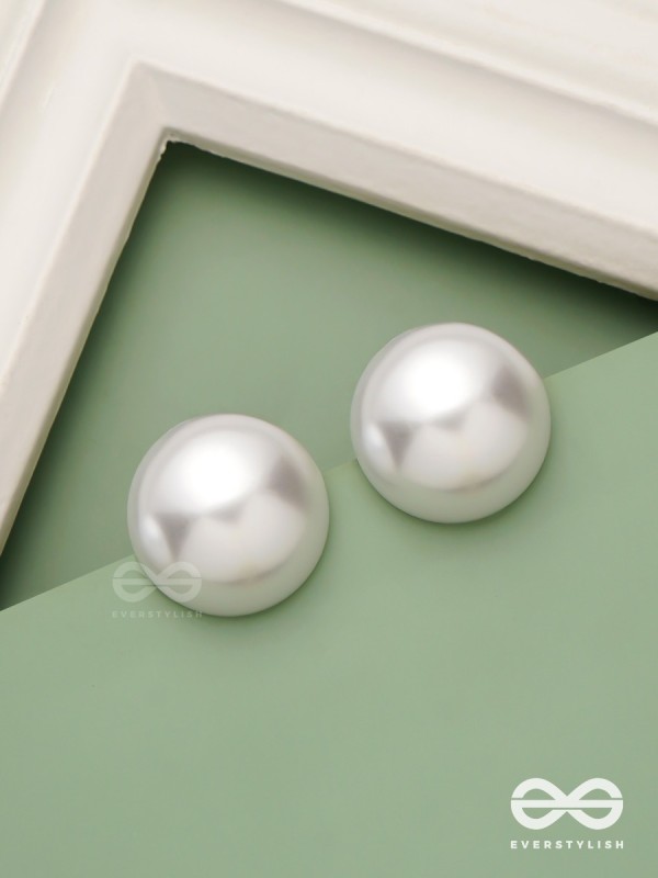 Classic serenade- statement white pearl stud 