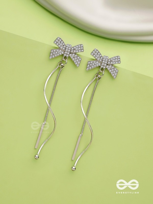 Starry Knots- Dangling Silver Cubic Zirconia Earrings 