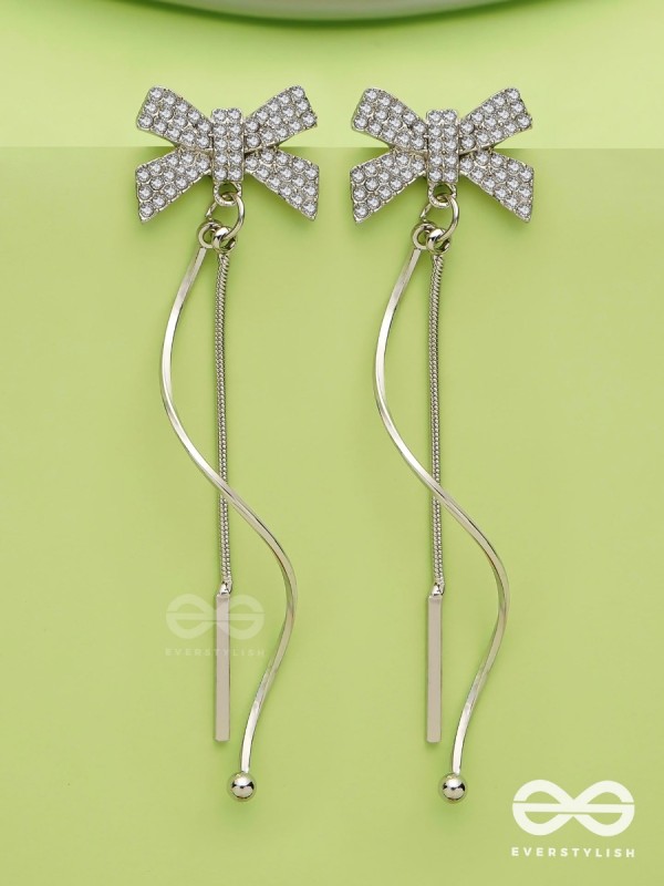 Starry Knots- Dangling Silver Cubic Zirconia Earrings 