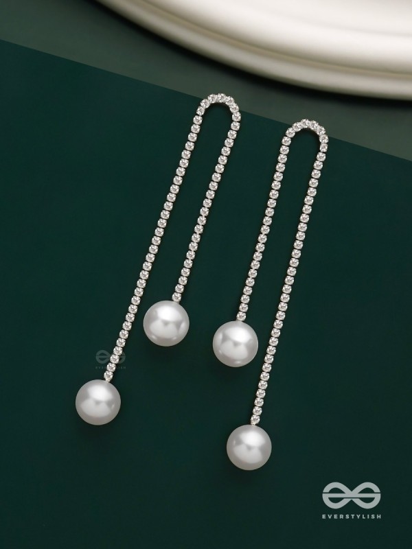 New dawn - Dangling crystal earrings with white pearl 
