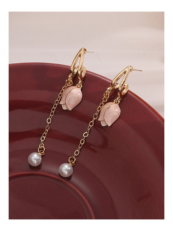 Soft resilience - Golden dangling earrings with pink rosé  