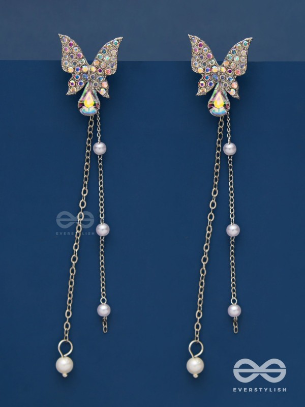 Morning mist- Butterfly dangling earrings 