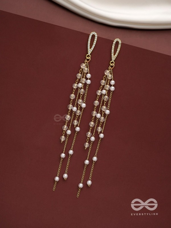 Glass sprinklings - Dangling golden bead earrings 
