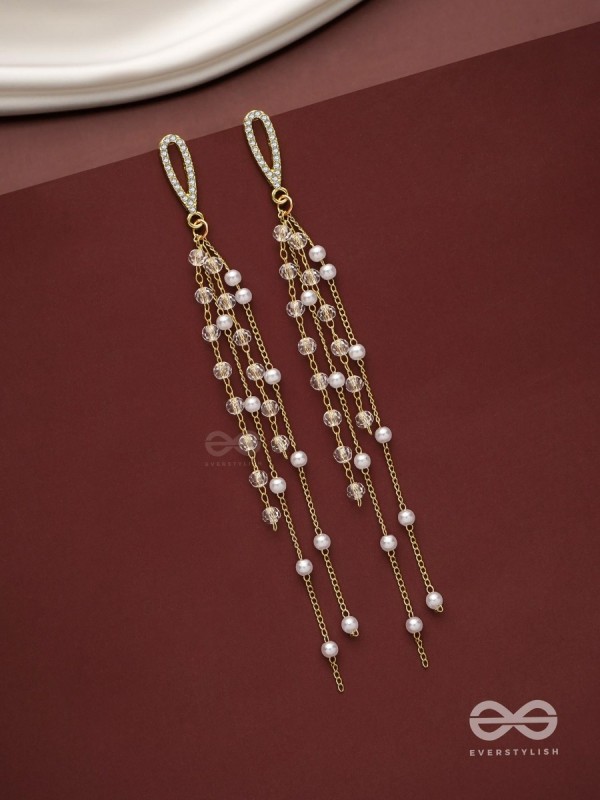 Glass sprinklings - Dangling golden bead earrings 