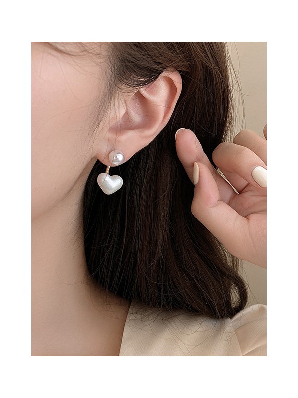 Heart's Whisper- Charming pearl ear Jacket