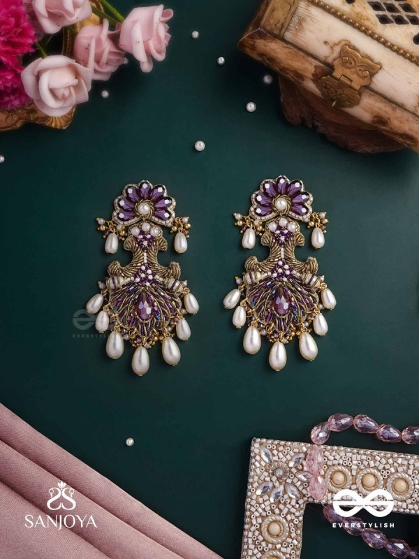 SHYAM PUSHP– DARK BLOSSOM A REGAL EARRING WITH RICH, DARK-HUED GEMSTONES AND PEARL ACCENTS, RESEMBLING A BLOOMING FLOWER