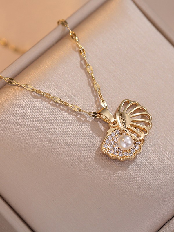 Golden Seashell - Pearl Embellished Pendant