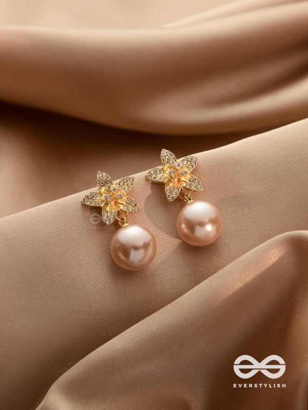 Twinkle Glow - Starry Pearl Earrings