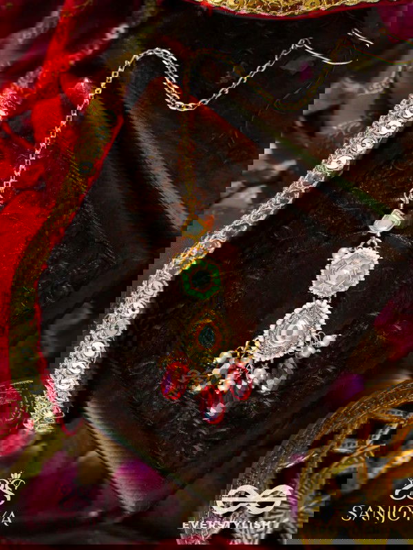 RUPANJALI - TRIBUTE TO BEAUTY - PEARLS, BEADS AND KUNDAN HAND EMBROIDERED MAANG TIKA