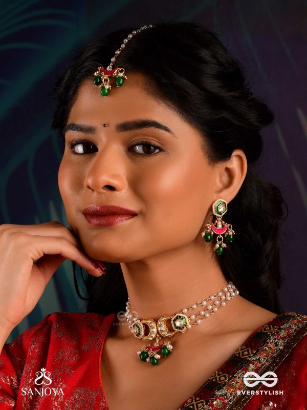 SHASHIRATNA- JEWEL OF THE MOON - HANDMADE KUNDAN SET WITH NECKLACE, EARRINGS AND MAANGTIKA