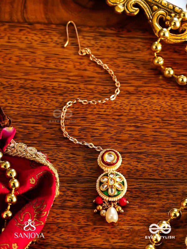 SUNDARIKA - BEAUTIFUL ONE -  HANDMADE KUNDAN SET WITH NECKLACE, EARRINGS AND MAANGTIKA