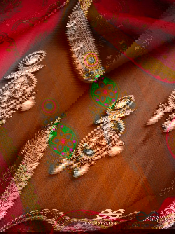 HARINAKSHI - DOE-EYED BEAUTY - GRACEFUL HANDCRAFTED KUNDAN EARRINGS WITH POLKI ACCENTS AND PEARL DETAILS