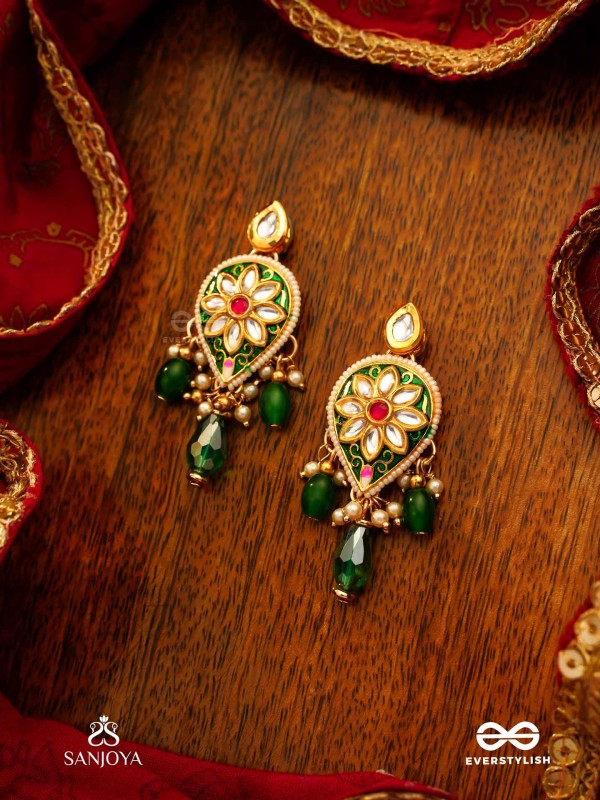 JALNIDHI - OCEAN’S TREASURE - HANDCRAFTED KUNDAN EARRINGS WITH GREEN GEMSTONES AND GOLDEN DETAILS