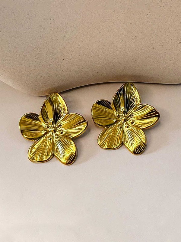 GOLDEN PETAL-  ELEGANT GOLD FLOWER STUDS