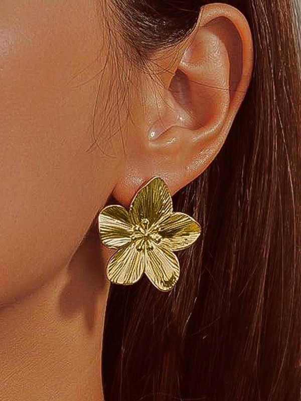 GOLDEN PETAL-  ELEGANT GOLD FLOWER STUDS