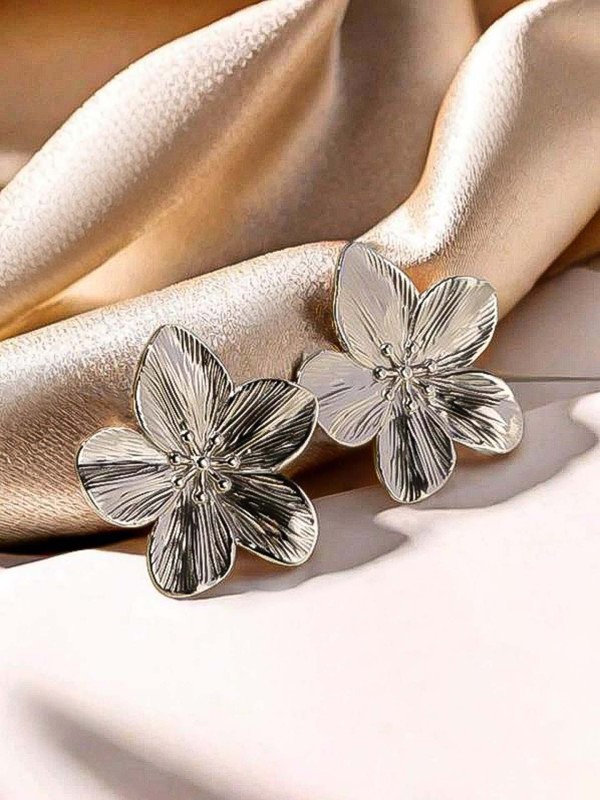 SILVER FLORA- Delicate Silver Bloom Earrings